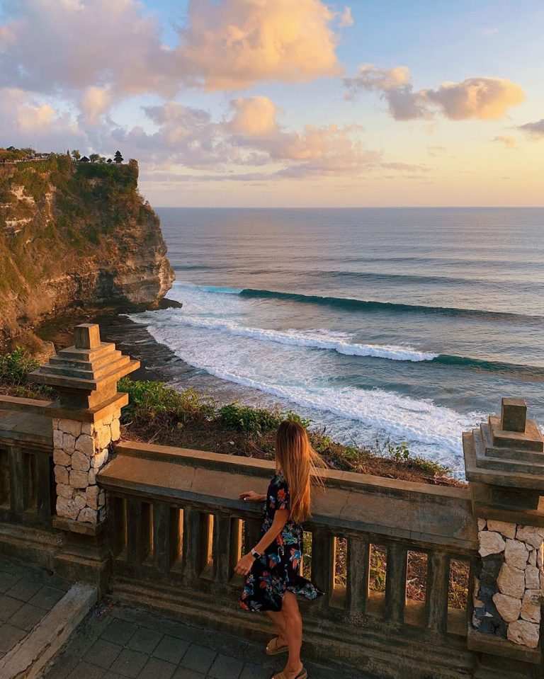 Berewisata Di Uluwatu Temple Bali Maret 2020 Wisata Milenial