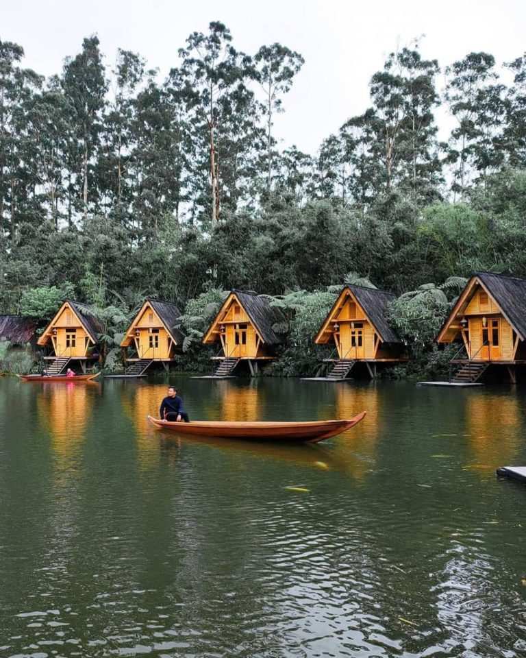 Dusun Bambu Lembang Bandung Lokasi dan Harga Tiket Masuk