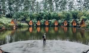 Pemandanga Danau Di Dusun Bambu Bandung Image From @rhy Ndra_