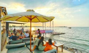 Pemandangan Pantai Di La Playa Cafe Semarang Image From @travelokaeats