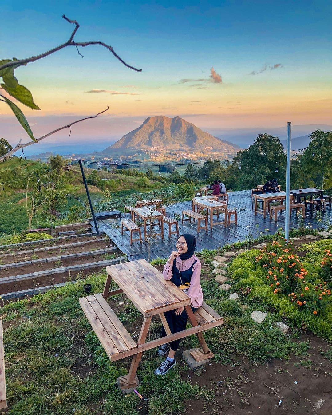 Pemandangan Di Merbabu View Dan Cafe Kopeng Semarang Image From @yaayul_
