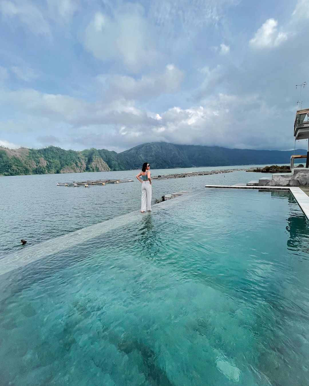 Infinity Pool Di Lake Garden Bali Villa Image From @windiutari