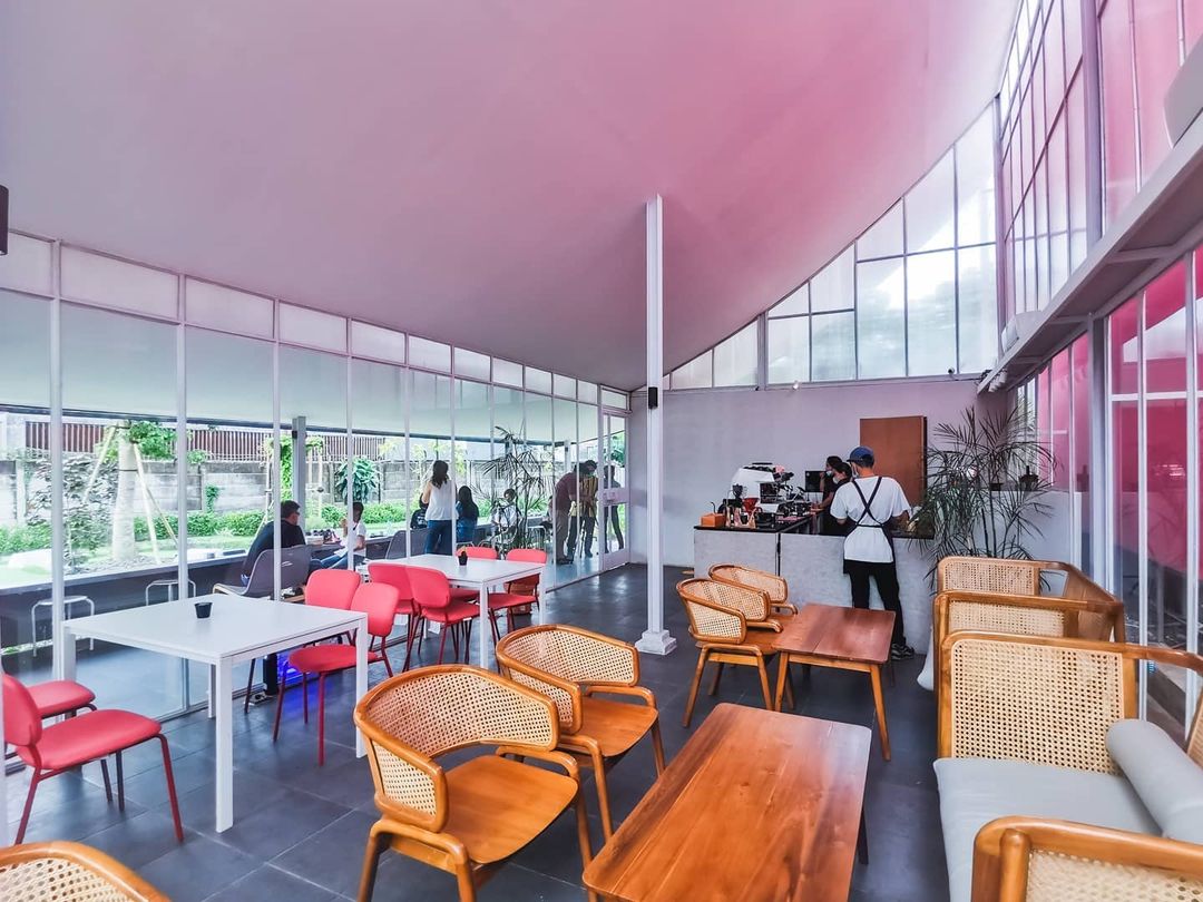 Bagian Indoor Cafe Kolepa Image From @spotsantai Jkt_