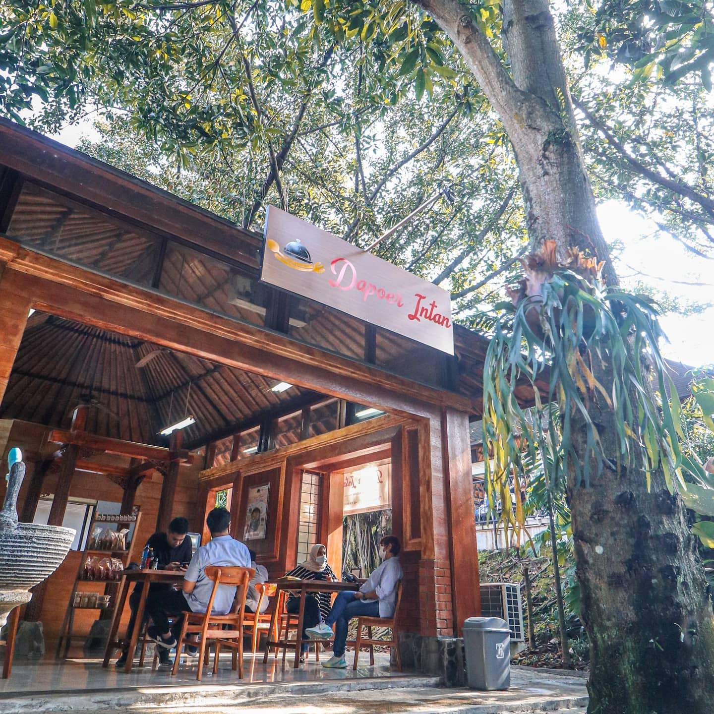 Resto Di Taman Budaya Sentul City Image From @dapoerintan_