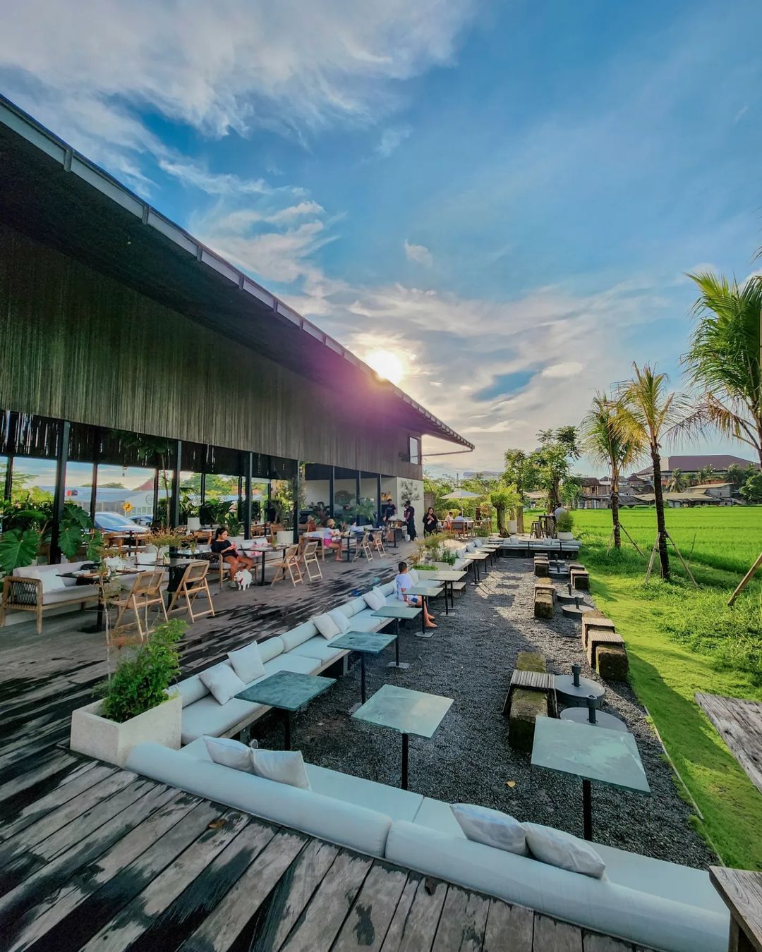 Fasilitas Umane Cafe Bali Image From @uma_dj