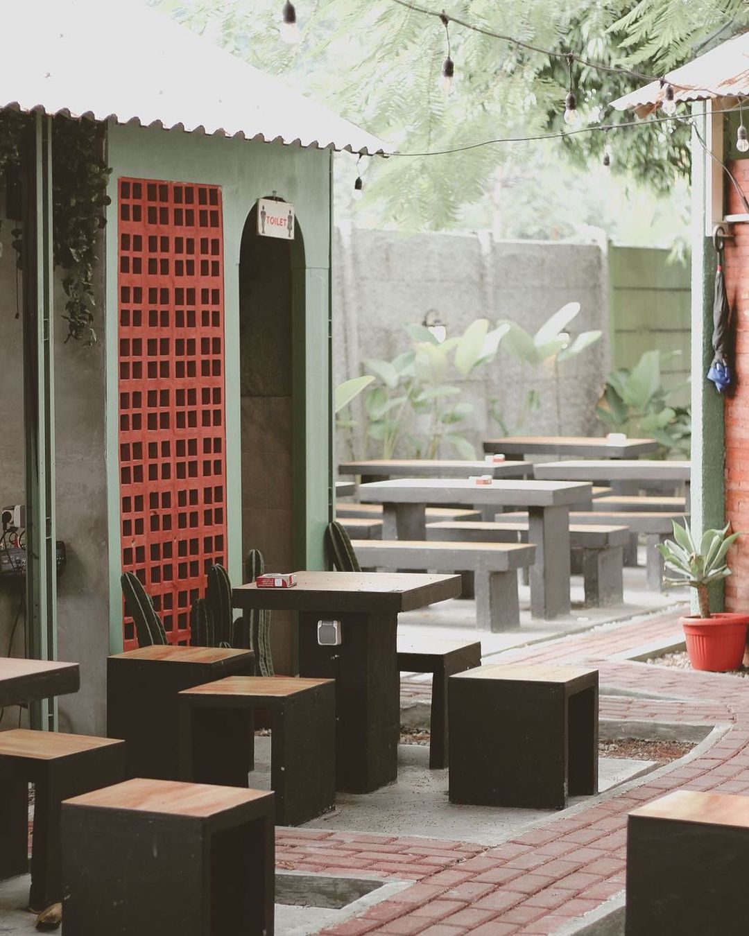 Fasilitas Balik Arah Coffee Food Space Bekasi Image From @balikarahcafe