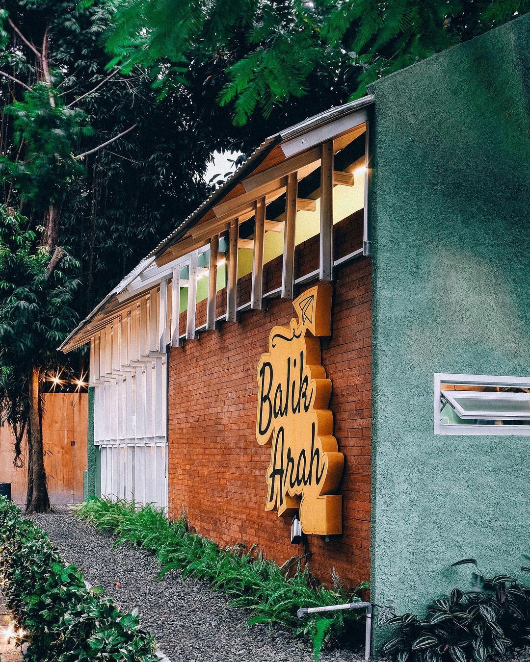 Foto Balik Arah Coffee Food Space Bekasi Image From @balikarahcafe
