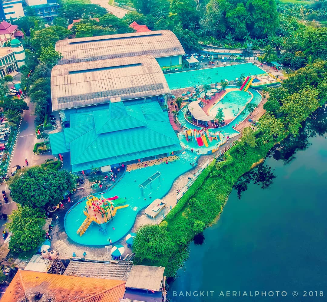 Kolam Renang Modernland Tirtamas Image From @abibangkit215