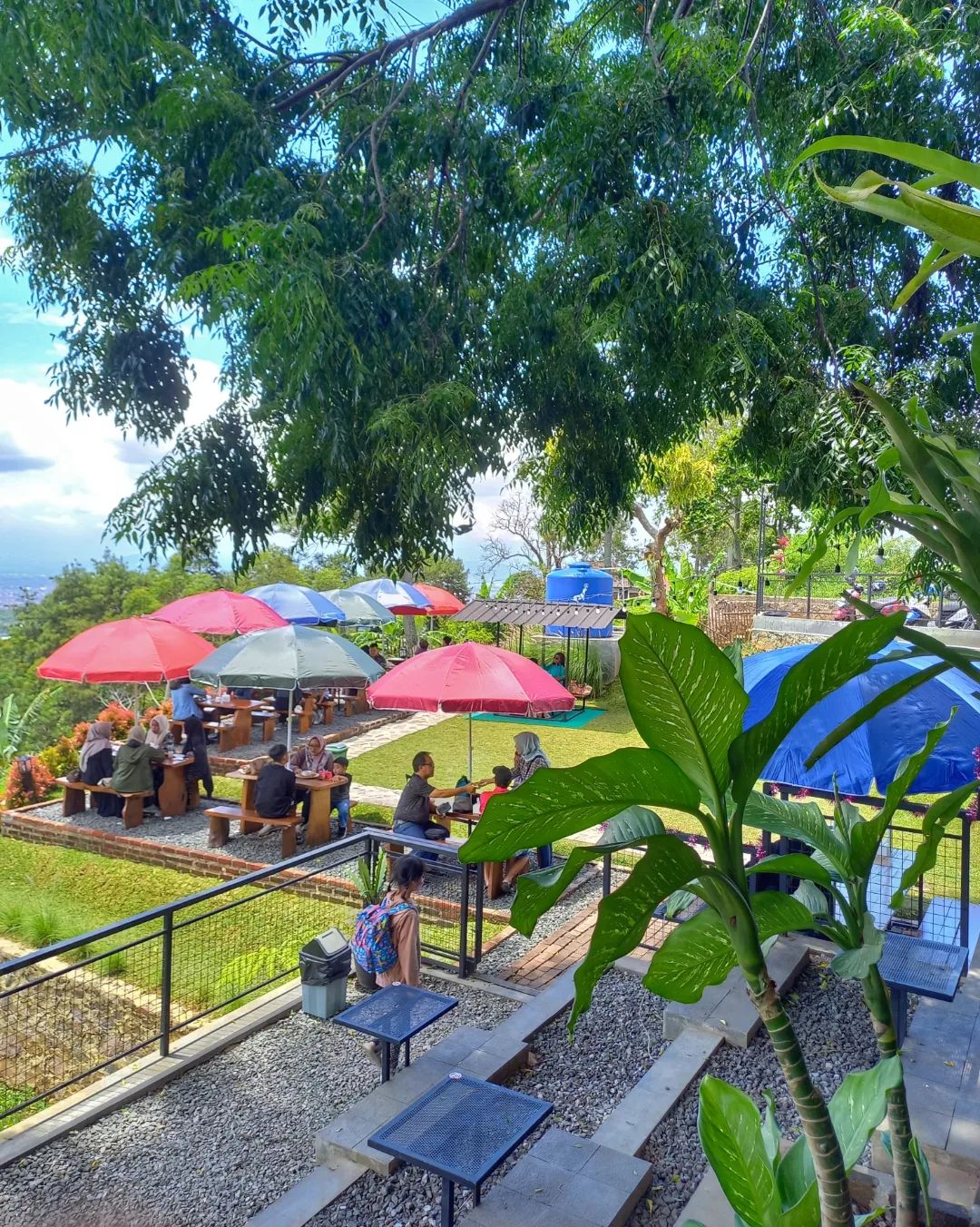 Lokasi Boekit Tjahaya Cafe Bandung Image From @fairyfoodies