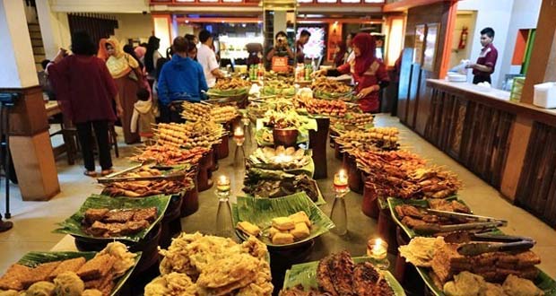 Tempat Makan Enak Di Bandung RM Ampera Image From @liburanmurah Info_