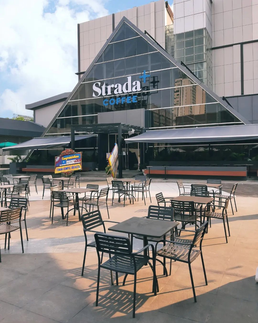 Foto Strada Coffee La Piazza Jakarta Image From @food Serenade