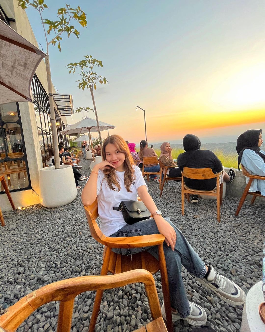 Jam Buka Sunset Dell Coffee Jogja Image From @nheo_