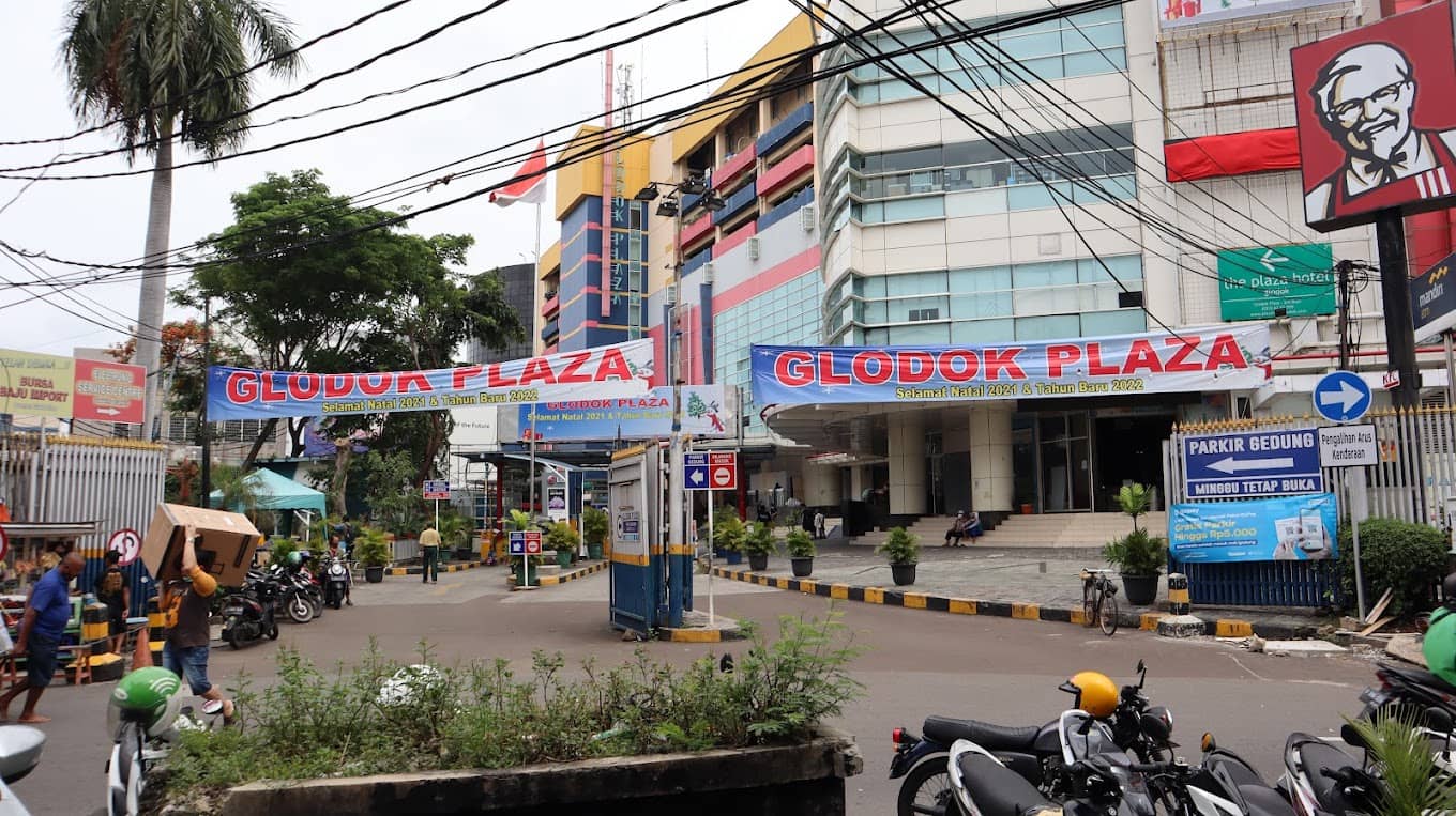 Glodok Plaza Mall Di Jakarta Barat Image From @Glodok Plaza
