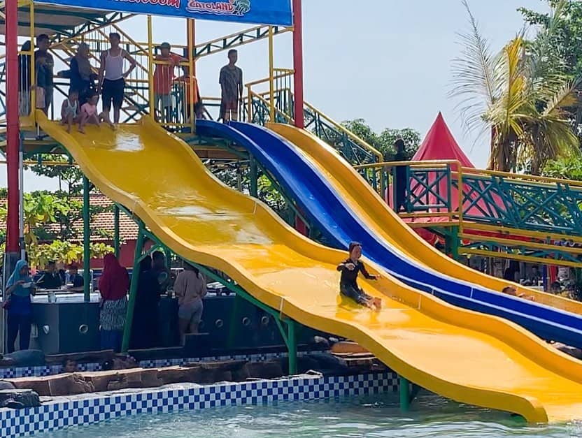 Wahana Zatoland Waterboom Sragi