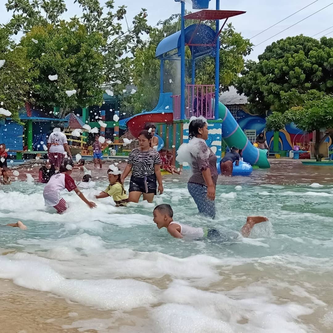 Waterboom Mulia Klambu Demak, Image From @waterboommulia