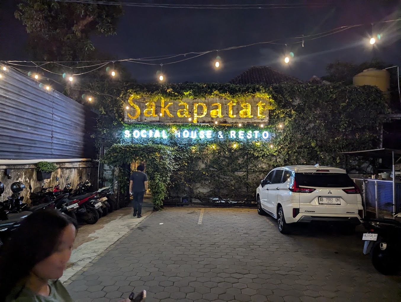 Sakapatat Brew House & Resto Image From @muk Alamery